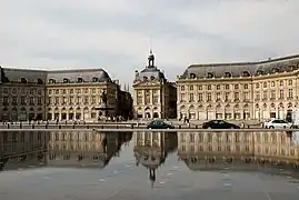 Place de la Bourse et miroir d'eau.