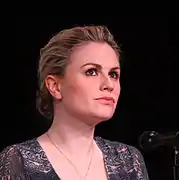 Anna Paquin jwe kòm Sookie Stackhouse