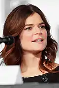 Betsy Brandt jwe kòm Marie Schrader