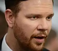 Jim Parrack jwe kòm Hoyt Fortenberry