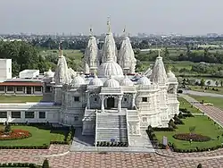 西漢伯河（West Humber River）附近的BAPS Shri Swaminarayan Mandir（英语：）印度教寺廟